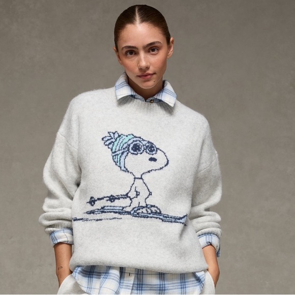 🎿 American Eagle Oversized Snoopy Sweater Grey 🎿 - Picture 6 of 7